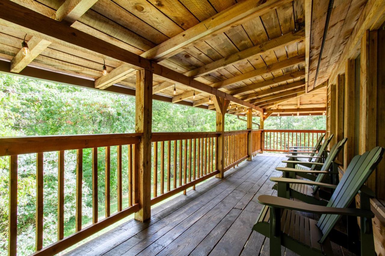 Forest Home Hot Tub Fire Pit Pool Table Pigeon Forge Exterior photo