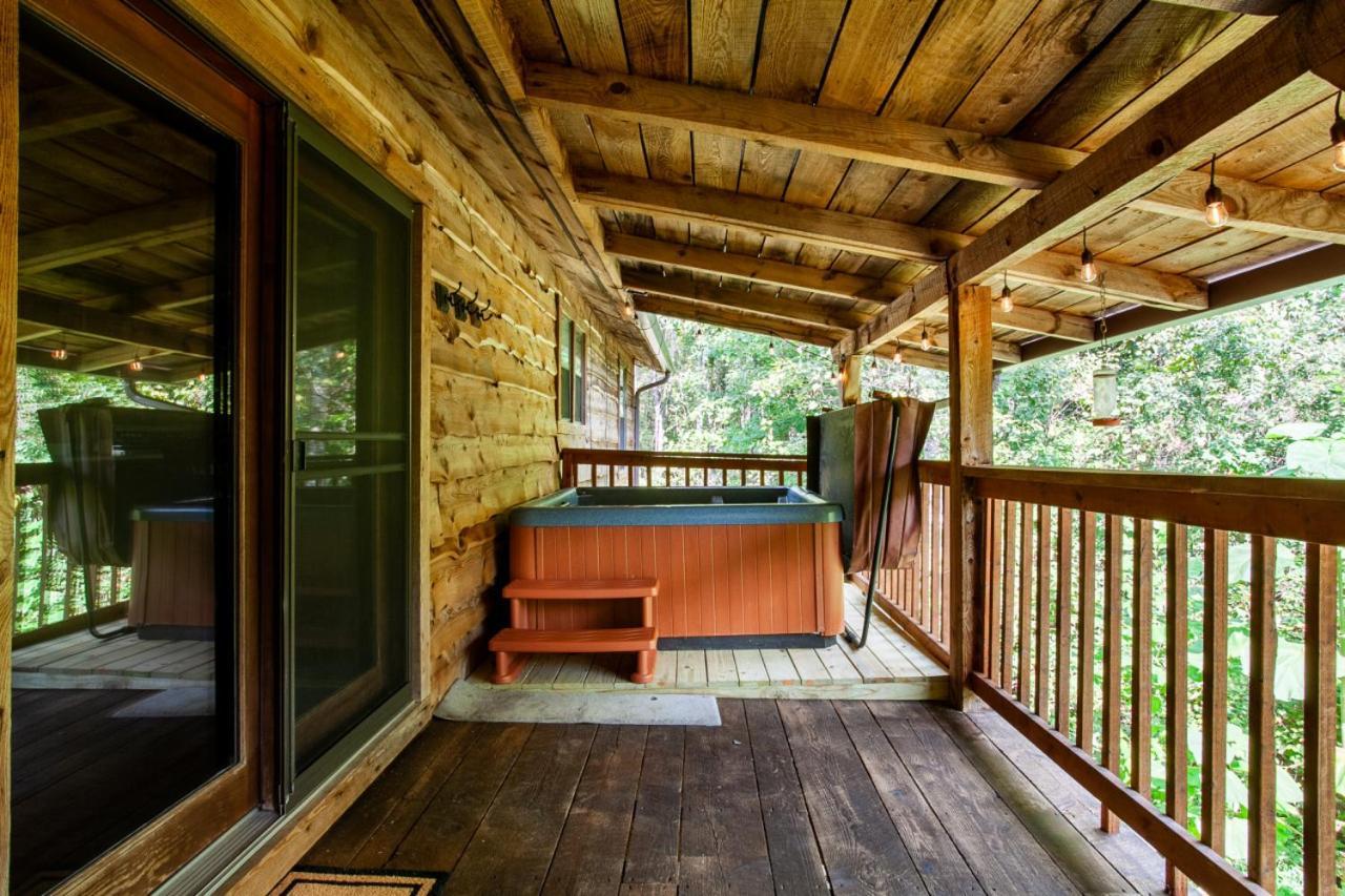 Forest Home Hot Tub Fire Pit Pool Table Pigeon Forge Exterior photo