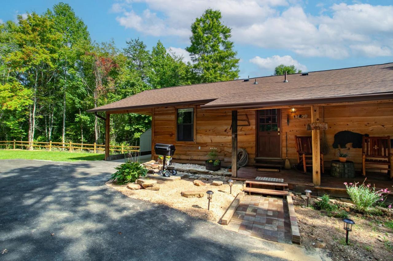 Forest Home Hot Tub Fire Pit Pool Table Pigeon Forge Exterior photo