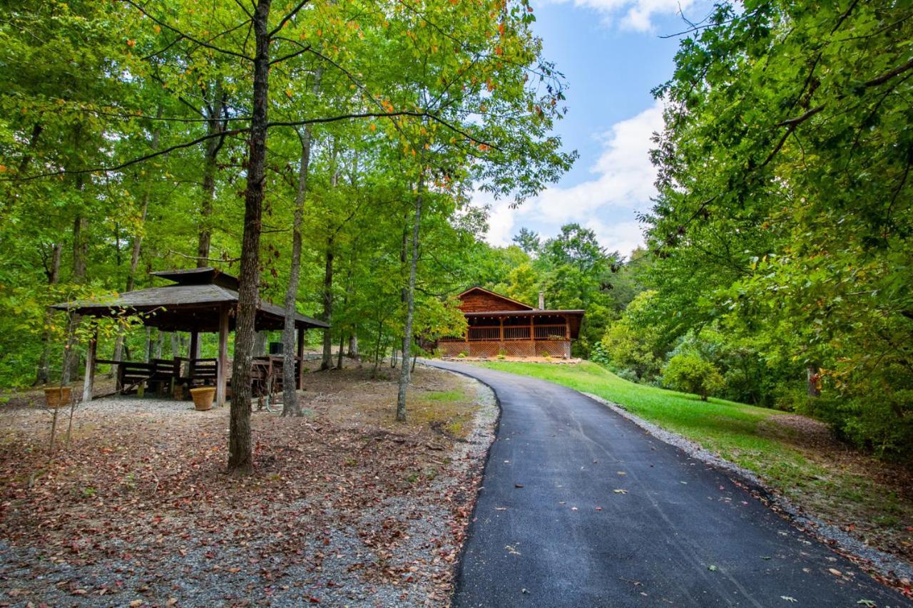 Forest Home Hot Tub Fire Pit Pool Table Pigeon Forge Exterior photo